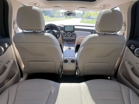 Used 2019 Mercedes-Benz GLC 300 4MATIC image 12