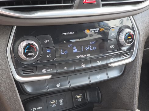 Used 2019 Hyundai Santa Fe Limited FWD image 21