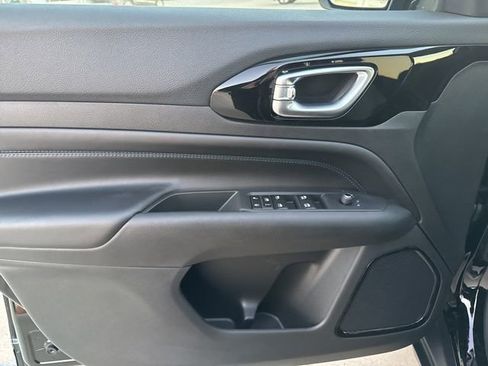 New 2026 Jeep Compass Latitude image 21