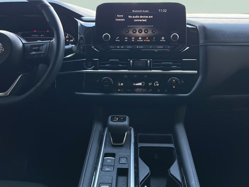 Used 2025 Nissan Pathfinder SV w/ SV Premium Package FWD image 25