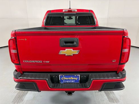 Used 2017 Chevrolet Colorado LT w/ LT Convenience Package RWD image 8