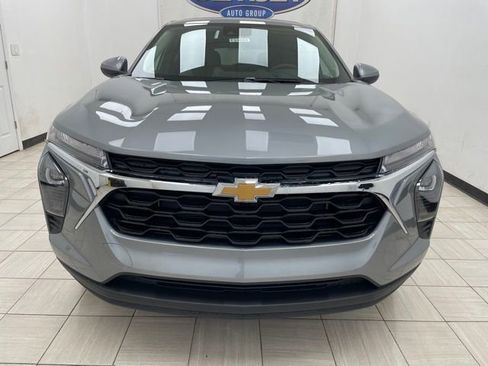 New 2026 Chevrolet Trax LS w/ LS Convenience Package FWD image 16