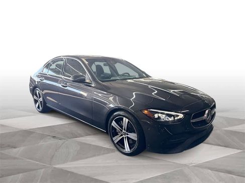 Used 2025 Mercedes-Benz C 300 4MATIC Sedan image 2