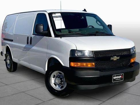 Used 2021 Chevrolet Express 2500 w/ Driver Convenience Package image 2