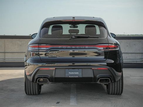Certified 2025 Porsche Macan image 9