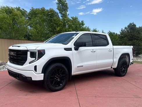 Used 2024 GMC Sierra 1500 Elevation AWD/4WD image 4