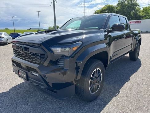 Used 2026 Toyota Tacoma TRD Sport AWD/4WD image 4