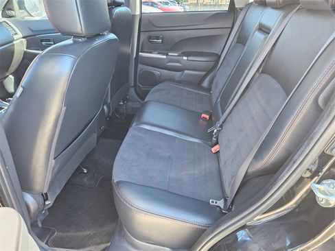 Used 2024 Mitsubishi Outlander Sport SE image 27