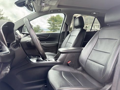 Used 2018 Chevrolet Equinox Premier image 17