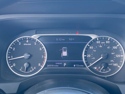 Used 2023 Nissan Pathfinder S image 29