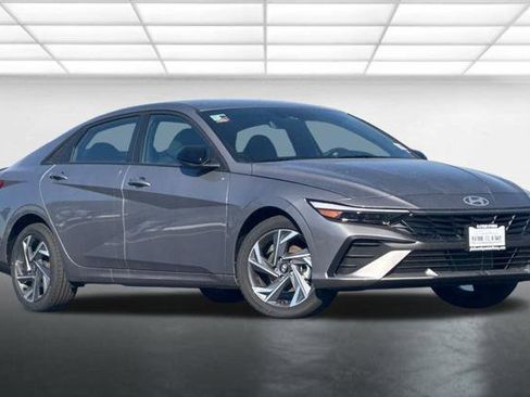 New 2025 Hyundai Elantra Sport image 1