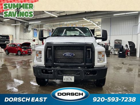 Certified 2022 Ford F750 2WD Regular Cab Super Duty image 3