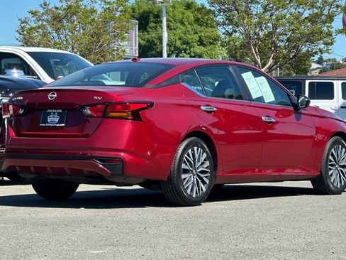 Used 2024 Nissan Altima 2.5 SV image 4
