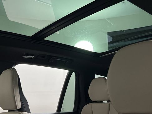 New 2026 Volvo XC90 B6 Plus w/ Protection Package Premier image 16