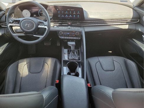 Used 2023 Hyundai Elantra Limited FWD image 11