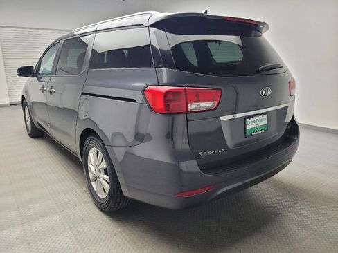 Used 2017 Kia Sedona LX w/ LX Essentials Premium Package FWD image 5