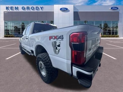 Used 2023 Ford F250 XL w/ STX Appearance Package AWD/4WD image 4