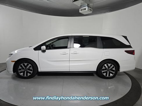 Certified 2026 Honda Odyssey EX-L image 3