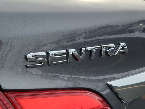 Used 2017 Nissan Sentra S image 28