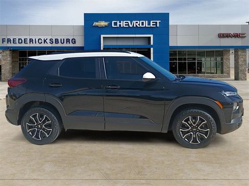 Used 2023 Chevrolet TrailBlazer ACTIV w/ Convenience Package image 6
