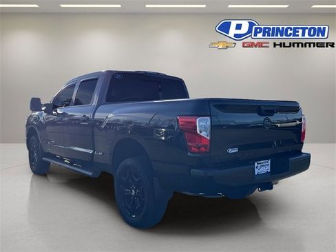 Used 2019 Nissan Titan SL w/ Midnight Edition image 5