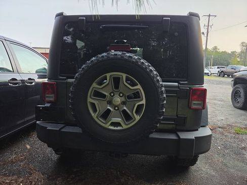 Used 2018 Jeep Wrangler Rubicon w/ Power Convenience Group AWD/4WD image 8