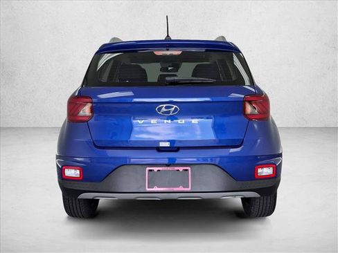 Certified 2025 Hyundai Venue Limited FWD image 7