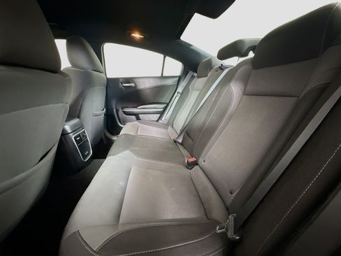 Used 2022 Dodge Charger SXT RWD image 25