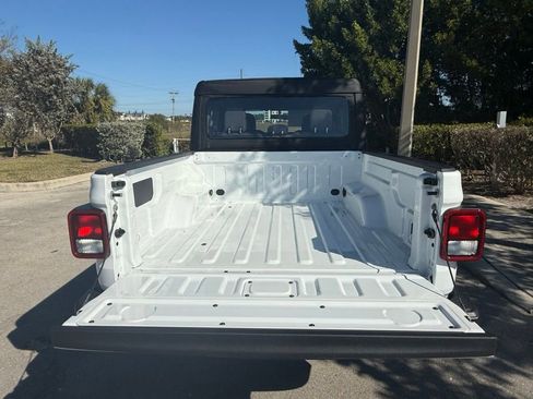 New 2026 Jeep Gladiator Sport image 38