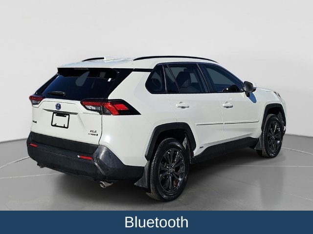 Used 2022 Toyota RAV4 XLE Premium AWD/4WD image 4