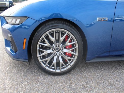 Used 2024 Ford Mustang GT Premium image 19