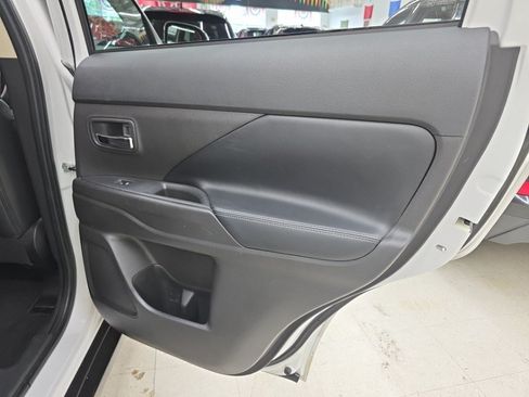 Used 2020 Mitsubishi Outlander SEL FWD image 15