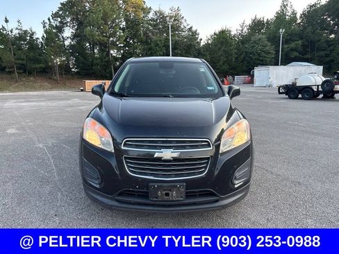 Used 2015 Chevrolet Trax LS FWD image 2