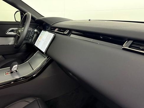 Certified 2025 Land Rover Range Rover Velar S image 33