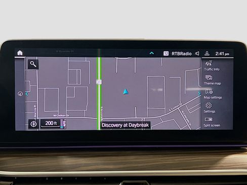 Used 2023 BMW 530e w/ Premium Package image 9