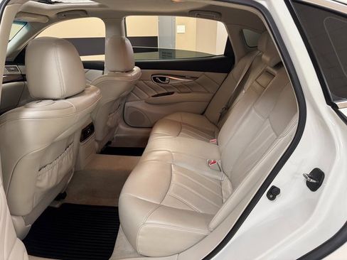 Used 2015 INFINITI Q70 L 5.6 w/ V8 Deluxe Technology Package image 21