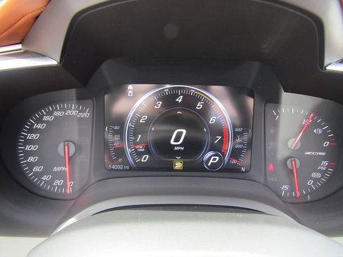 Used 2016 Chevrolet Corvette Z06 w/ 3LZ Preferred Equipment Group RWD image 18