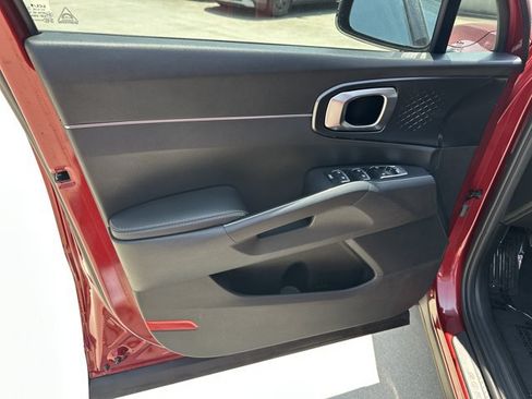 Certified 2023 Kia Sorento S w/ Panoramic Sunroof Package FWD image 11