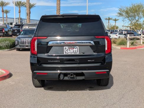 Used 2021 GMC Yukon SLT w/ SLT Luxury Plus Package image 4