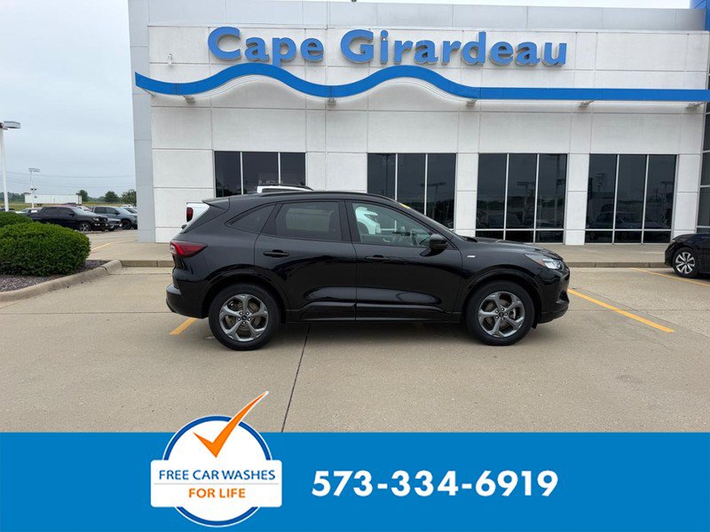 Used 2023 Ford Escape ST-Line Select w/ Tech Pack #2 AWD/4WD image 1
