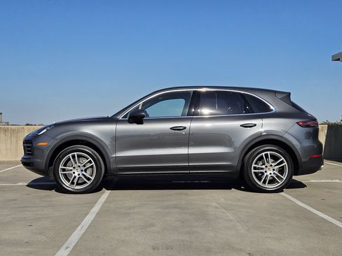 Certified 2022 Porsche Cayenne S image 2