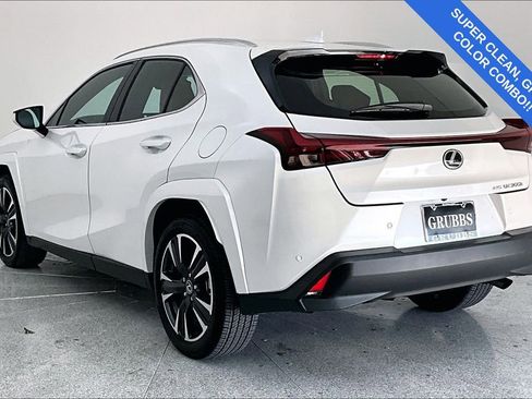 Used 2025 Lexus UX 300h AWD image 16