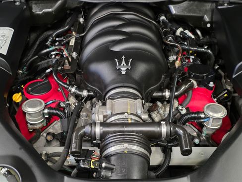 Used 2014 Maserati GranTurismo Sport RWD image 3