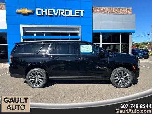 New 2026 Chevrolet Suburban High Country image 2