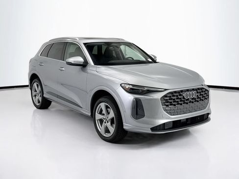 Used 2026 Audi Q5 Premium Plus w/ Premium Plus AWD/4WD image 3