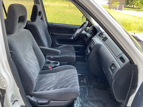 Used 2001 Honda CR-V LX image 34