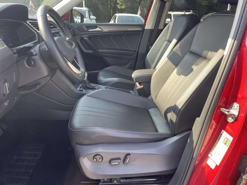 Certified 2022 Volkswagen Tiguan SE FWD image 16