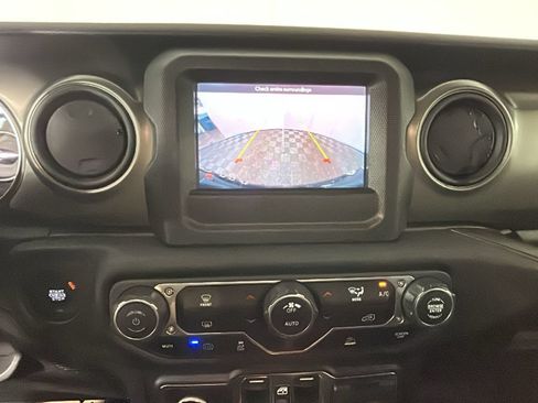 Used 2023 Jeep Wrangler Unlimited w/ Convenience Group AWD/4WD image 27