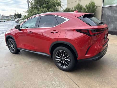 Used 2024 Lexus NX 250 FWD image 8