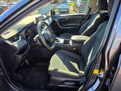 Used 2022 Toyota RAV4 LE AWD/4WD image 20
